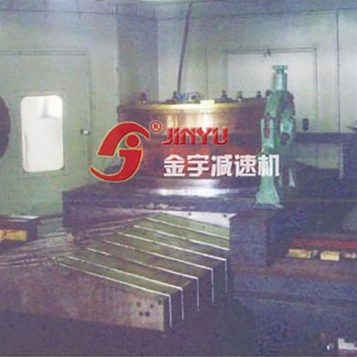 大型數(shù)控用包絡(luò)機(jī)床GJK75加工蝸輪