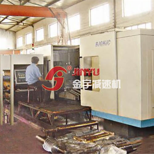 大型數(shù)控用包絡(luò)機(jī)床GJK75加工蝸桿
